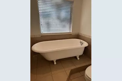 1926 Twin Oaks Circle, Grapevine, TX 76051 - Photo 14