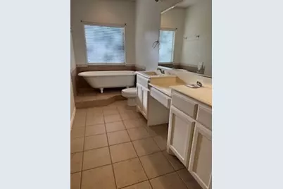 1926 Twin Oaks Circle, Grapevine, TX 76051 - Photo 8