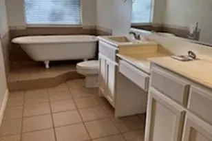 1926 Twin Oaks Cir, Grapevine, TX 76051 - Photo 8