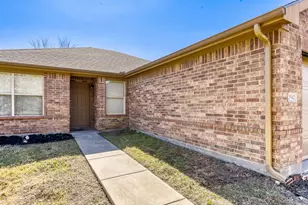 1942 Castaway Dr, Dallas, TX 75051 - Photo 2