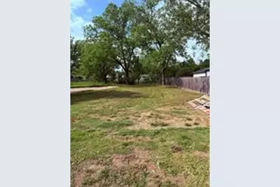 721 E Bullock Street, Denison, TX 75021 - Photo 2