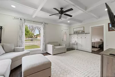 226 W Willingham Street, Cleburne, TX 76033 - Photo 4