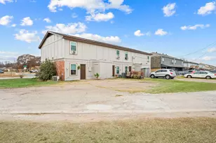 449 Thomas St, Burleson, TX 76028 - Photo 10