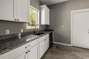 700 N Church St, Decatur, TX 76234 - Photo 18