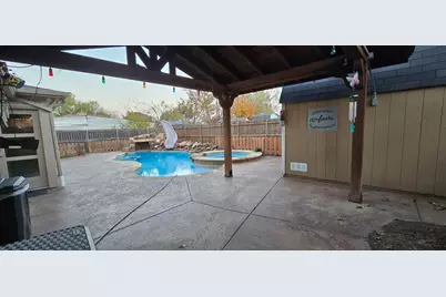 509 Royal Valley Road, Grand Prairie, TX 75052 - Photo 6