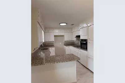 7605 Pinehurst Drive W, Fort Worth, TX 76134 - Photo 6