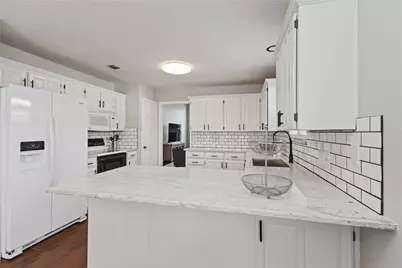 425 Kelley Court, Fort Worth, TX 76120 - Photo 8