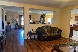 501 Hearthstone Dr, Lancaster, TX 75146 - Photo 6