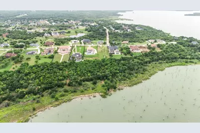 1047 Mallard Pointe Drive, Grand Prairie, TX 75104 - Photo 8