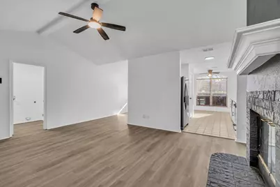 319 Faircrest Drive, Arlington, TX 76018 - Photo 10