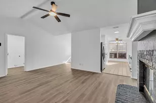 319 Faircrest Dr, Arlington, TX 76018 - Photo 10