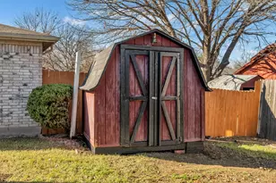 319 Faircrest Dr, Arlington, TX 76018 - Photo 34