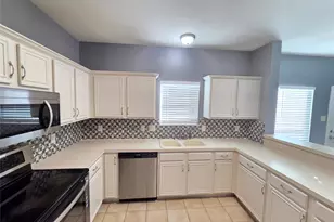 7926 Greengate Dr, Dallas, TX 75249 - Photo 14