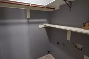 7926 Greengate Dr, Dallas, TX 75249 - Photo 34