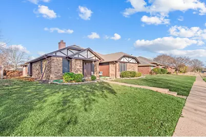 2813 Andrea Lane, Garland, TX 75040 - Photo 2