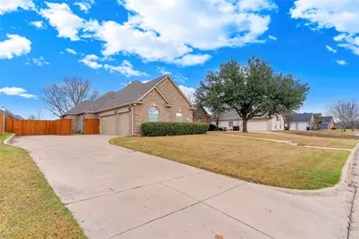 1508 Leaning Oak Lane, Cleburne, TX 76033 - Photo 4