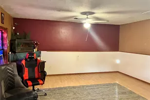 4321 Greenbriar Dr, Bellmead, TX 76705 - Photo 2