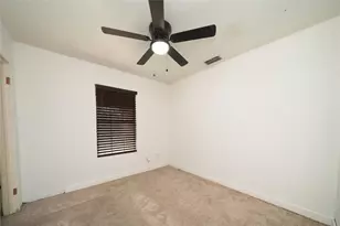 913 Russell Rd, Everman, TX 76140 - Photo 14