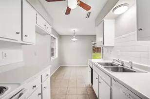 1319 Saturn Dr, Cedar Hill, TX 75104 - Photo 8