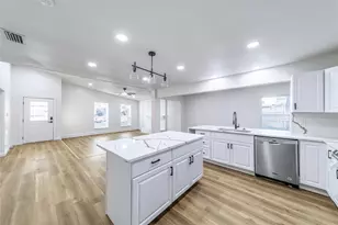 934 Meadowdale Cir, Garland, TX 75043 - Photo 8