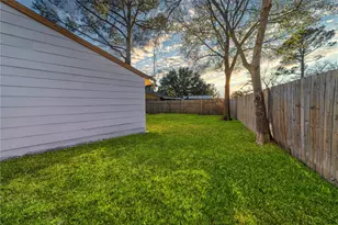 934 Meadowdale Cir, Garland, TX 75043 - Photo 34