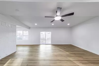 934 Meadowdale Circle, Garland, TX 75043 - Photo 16