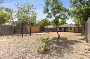 2511 Burlington Blvd, Dallas, TX 75211 - Photo 28