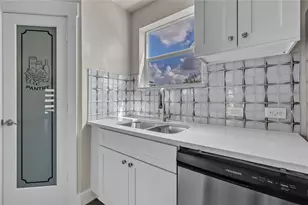 513 Creekbend St, Crowley, TX 76036 - Photo 12