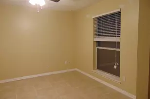 2114 E Park Row Dr, Arlington, TX 76010 - Photo 18