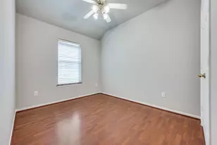 4445 Stones River Rd, Grand Prairie, TX 75052 - Photo 10