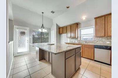 4445 Stones River Road, Grand Prairie, TX 75052 - Photo 6