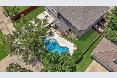 2327 Clearspring Drive N, Irving, TX 75063 - Photo 38