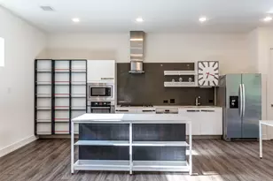 3388 Anchor Ct, Dallas, TX 75219 - Photo 4