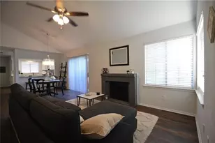 518 Hunters Glen St, Lewisville, TX 75067 - Photo 4