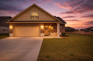 614 Violet Dr, Tolar, TX 76476 - Photo 2