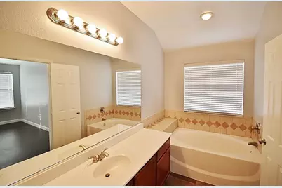 517 Kingscote Court, Arlington, TX 76010 - Photo 12