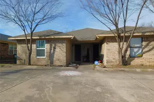 2214 Bernard St, Denton, TX 76205 - Photo 2