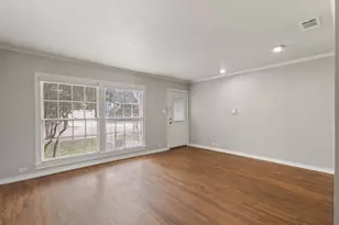 302 S Bradley St, McKinney, TX 75069 - Photo 4