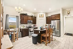 621 N Ave B, Springtown, TX 76082 - Photo 6