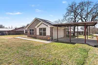 621 N Avenue B, Springtown, TX 76082 - Photo 2