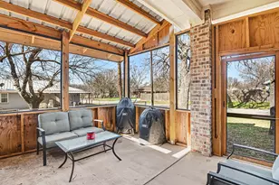 621 N Ave B, Springtown, TX 76082 - Photo 16