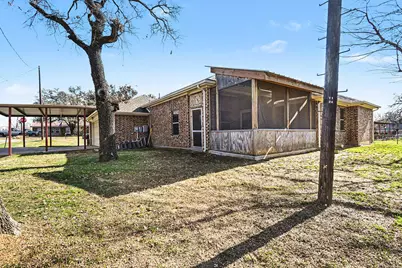 621 N Avenue B, Springtown, TX 76082 - Photo 18