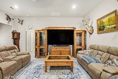 621 N Avenue B, Springtown, TX 76082 - Photo 4