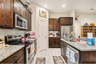 621 N Avenue B, Springtown, TX 76082 - Photo 8