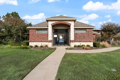 212 Park Meadows Drive, Euless, TX 76039 - Photo 38