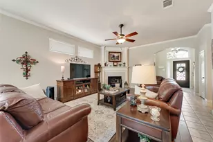 212 Park Meadows Dr, Euless, TX 76039 - Photo 10