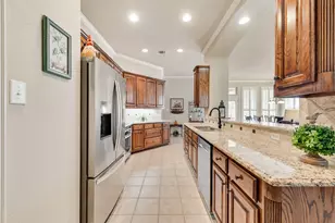 212 Park Meadows Dr, Euless, TX 76039 - Photo 14