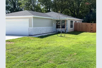 1603 Franklin Avenue, Bonham, TX 75418 - Photo 1