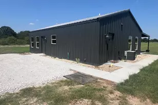 495 933, Aquilla, TX 76622 - Photo 2