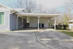 819 Thomas St, Denton, TX 76201 - Photo 4